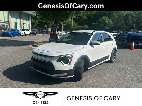 Used 2024 Kia Niro EX FWD image 1