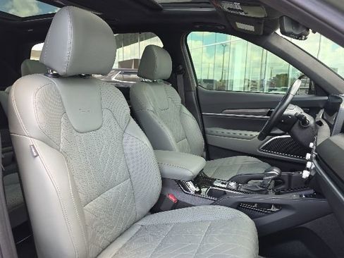 Used 2024 Kia Telluride SX Prestige X-Pro AWD/4WD image 11