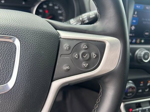 Used 2024 GMC Terrain SLT image 19