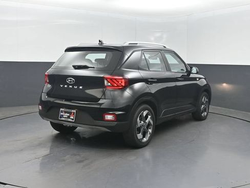 Used 2022 Hyundai Venue SEL FWD image 33