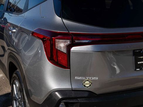 Used 2025 Kia Seltos LX image 37