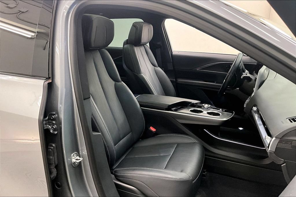 Used 2024 Cadillac Lyriq Luxury RWD image 6