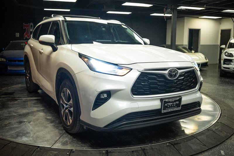 Used 2020 Toyota Highlander XLE FWD image 5