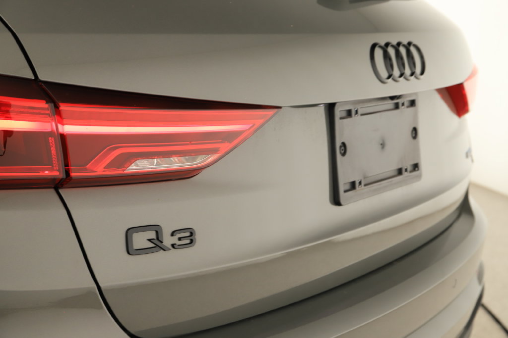 Certified 2024 Audi Q3 2.0T Premium Plus w/ Premium Plus Package AWD/4WD image 29
