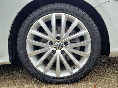 Used 2016 Volkswagen Jetta SEL w/ Lighting Package image 5