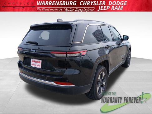 Used 2024 Jeep Grand Cherokee Limited 4xe AWD/4WD image 3