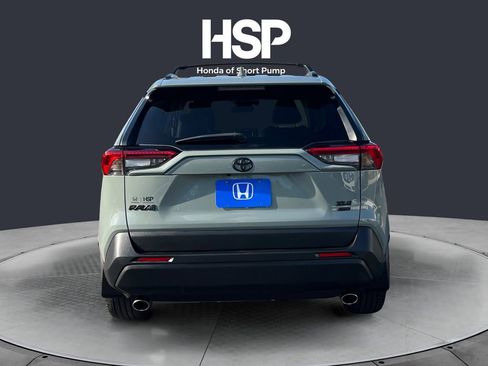 Used 2022 Toyota RAV4 XLE Premium image 4