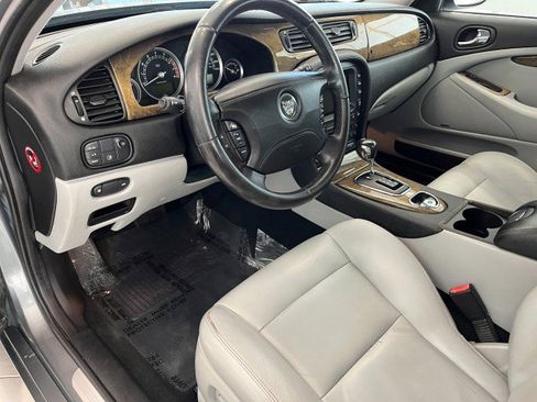 Used 2005 Jaguar S-TYPE R image 11