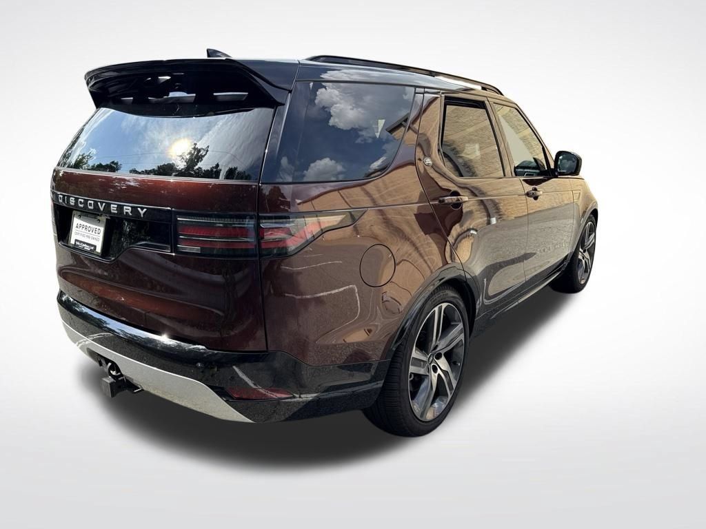 Certified 2026 Land Rover Discovery Limited Edition AWD/4WD image 5