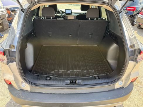 Used 2020 Ford Escape SE image 13