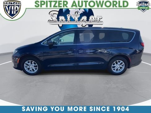 Used 2017 Chrysler Pacifica LX image 6