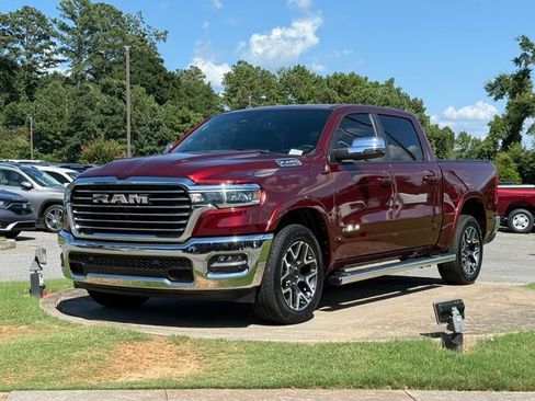 Used 2025 RAM 1500 Laramie AWD/4WD image 3