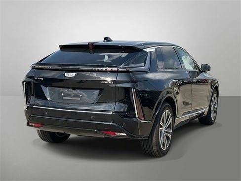 Used 2025 Cadillac Lyriq Luxury image 14