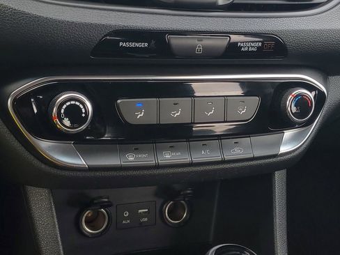 Used 2018 Hyundai Elantra GT FWD image 23