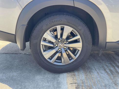 Used 2024 Nissan Pathfinder S image 7