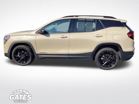 Used 2023 GMC Terrain SLT w/ Infotainment Package II AWD/4WD image 8