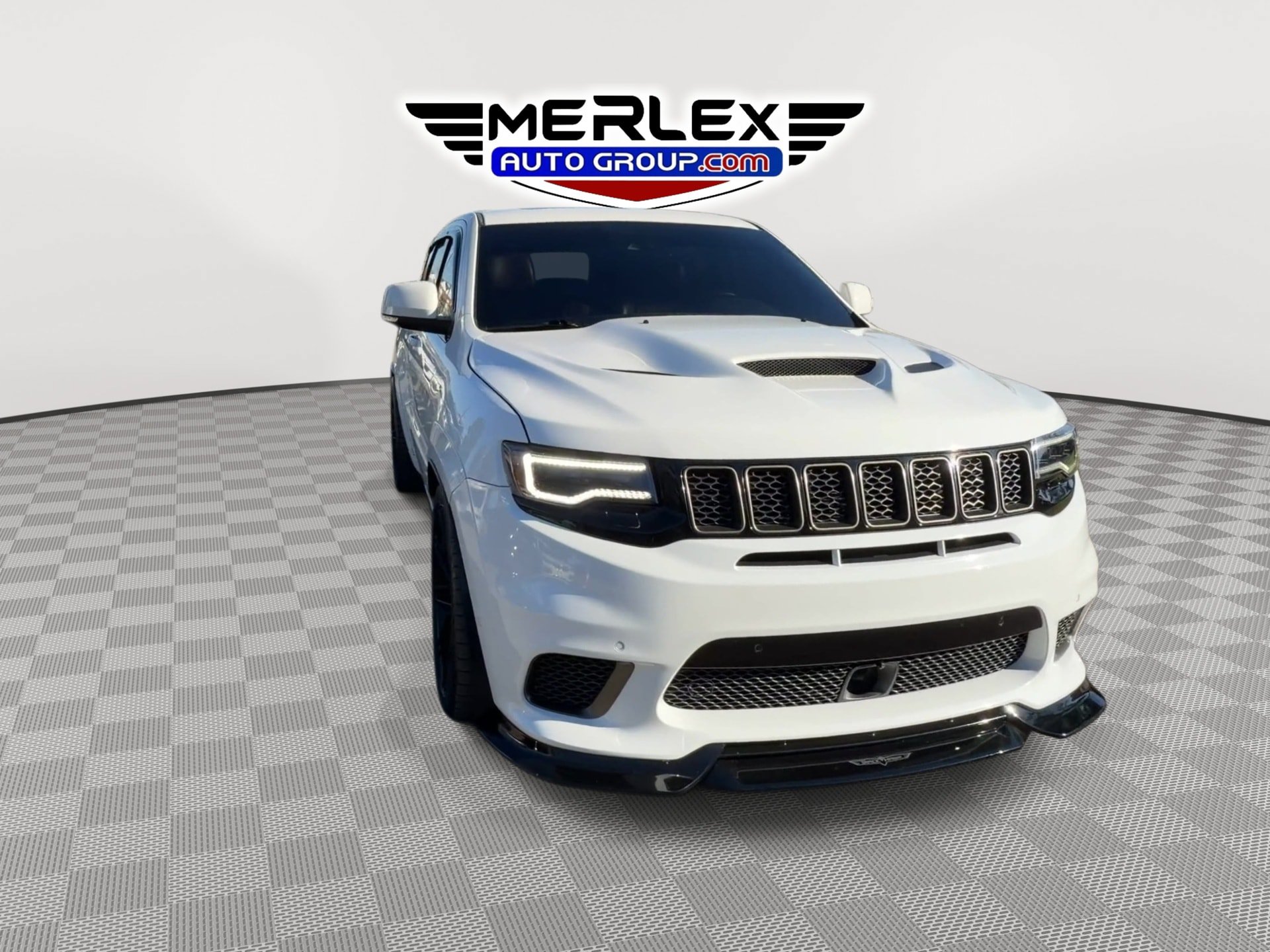Used 2018 Jeep Grand Cherokee Trackhawk AWD/4WD image 3