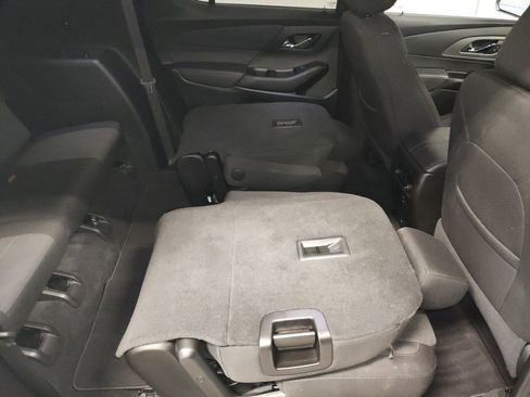 Used 2023 Chevrolet Traverse LT image 13