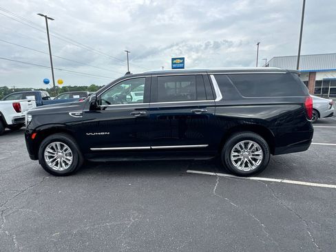 Used 2023 GMC Yukon XL SLT w/ SLT Luxury Package AWD/4WD image 9