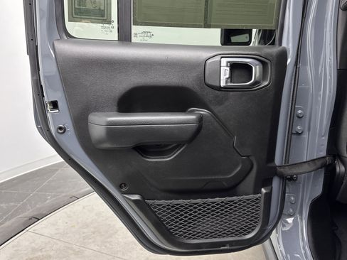 Used 2025 Jeep Wrangler Unlimited Rubicon image 22