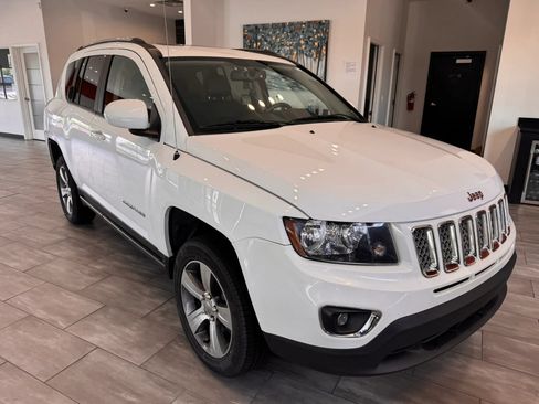 Used 2017 Jeep Compass High Altitude FWD image 3