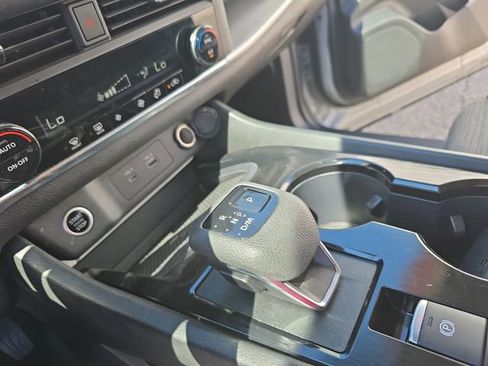 Used 2023 Nissan Rogue SV image 23