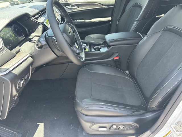 New 2026 Jeep Grand Cherokee Altitude RWD image 9