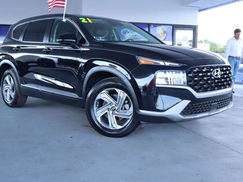 Used 2021 Hyundai Santa Fe SE FWD image 3