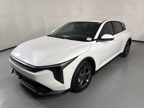 New 2026 Kia K4 FWD image 4