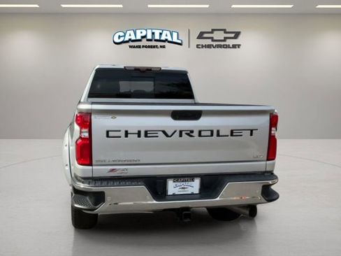 Used 2021 Chevrolet Silverado 2500 LTZ w/ LTZ Premium Package AWD/4WD image 4