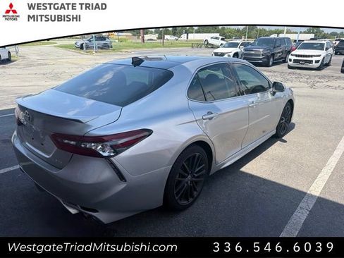 Used 2022 Toyota Camry XSE FWD image 9