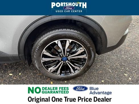 Certified 2022 Ford Escape SE w/ SE Sport Appearance Package image 26