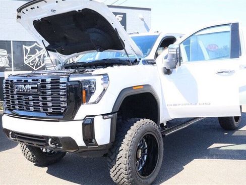 Used 2025 GMC Sierra 3500 Denali Ultimate AWD/4WD image 28