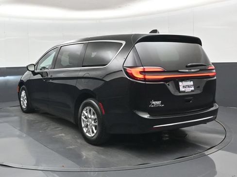 Used 2026 Chrysler Pacifica Select FWD image 30