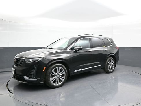 Used 2024 Cadillac XT6 Premium Luxury image 10