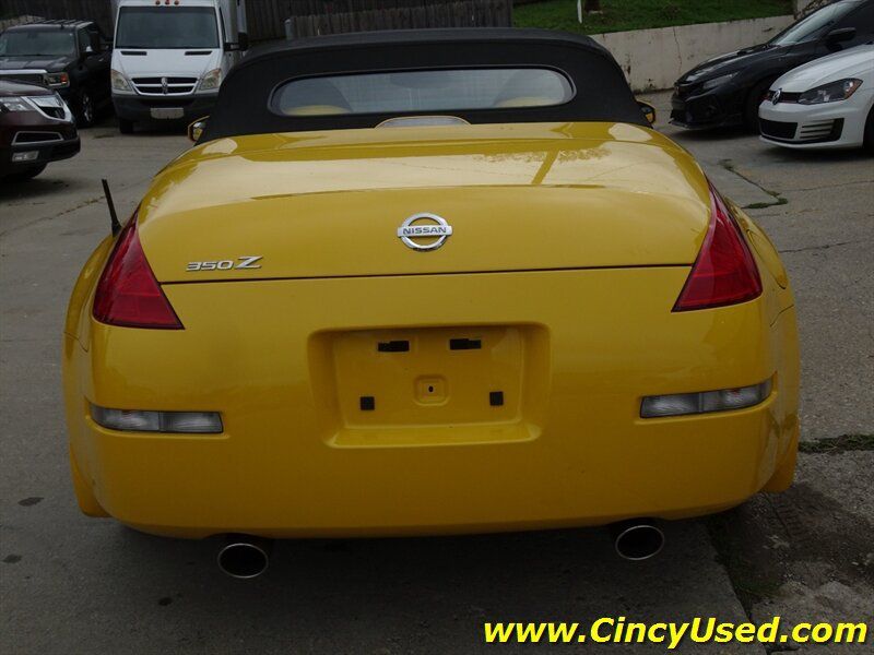 Used 2005 Nissan 350Z Enthusiast RWD image 8