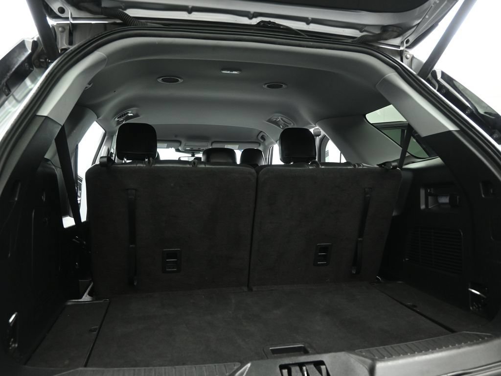 Used 2024 Ford Explorer XLT w/ Equipment Group 202A AWD/4WD image 22
