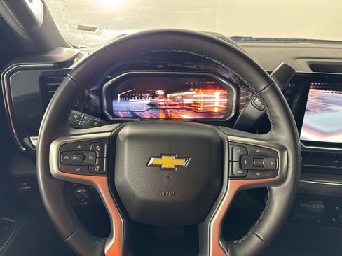 Used 2025 Chevrolet Silverado 1500 LT image 11