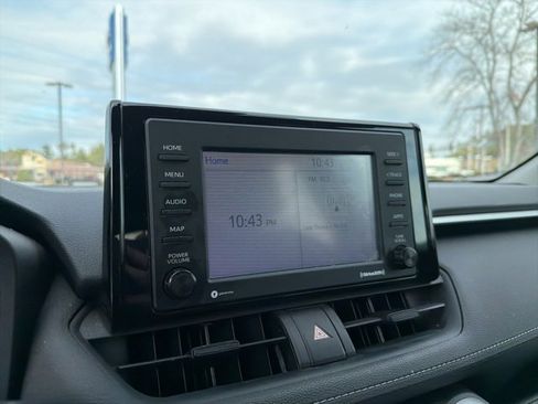 Used 2021 Toyota RAV4 LE image 15