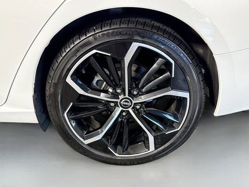 Used 2024 Nissan Altima 2.5 SR FWD image 37