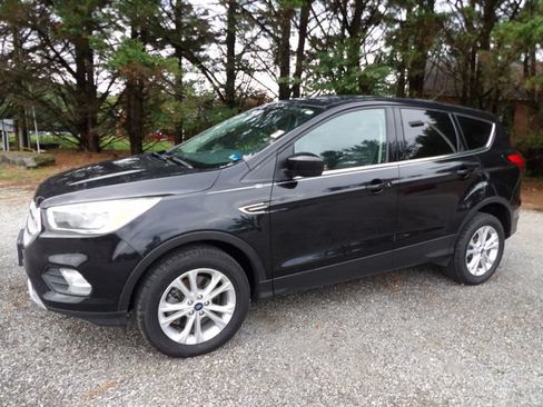 Used 2019 Ford Escape SE AWD/4WD image 1