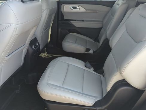 Used 2025 Ford Explorer Active w/ Active Comfort Package AWD/4WD image 22
