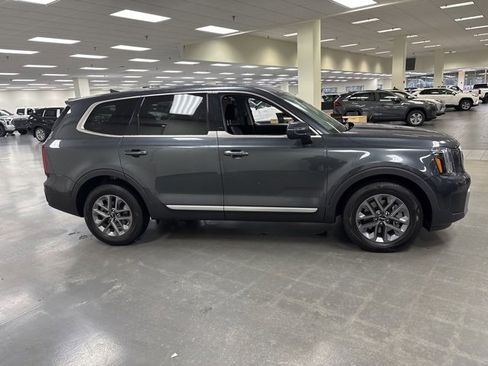 Used 2023 Kia Telluride LX image 8