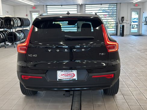Used 2021 Volvo XC40 T5 R-Design w/ Climate Package AWD/4WD image 6