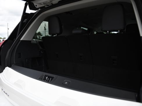 New 2027 Ford Expedition Platinum RWD image 9