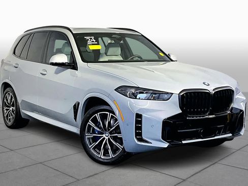 Used 2024 BMW X5 xDrive40i w/ M Sport Package image 3