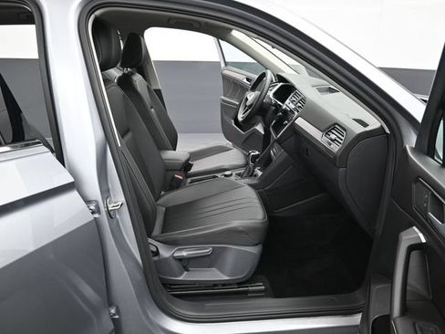 Used 2022 Volkswagen Tiguan SE w/ Panoramic Sunroof Package AWD/4WD image 36