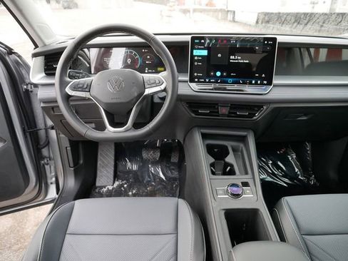 New 2026 Volkswagen Tiguan SE AWD/4WD image 9
