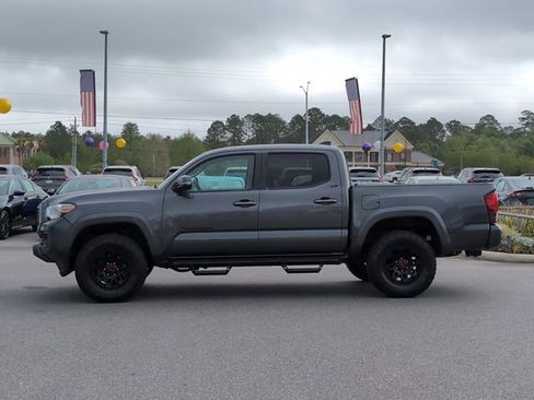 Used 2022 Toyota Tacoma SR5 w/ Technology Package RWD image 7