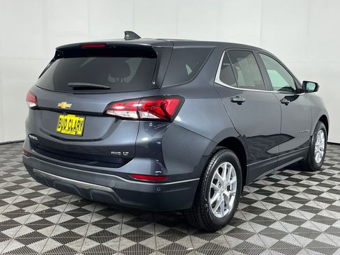 Used 2022 Chevrolet Equinox LT w/ Driver Convenience Package image 6